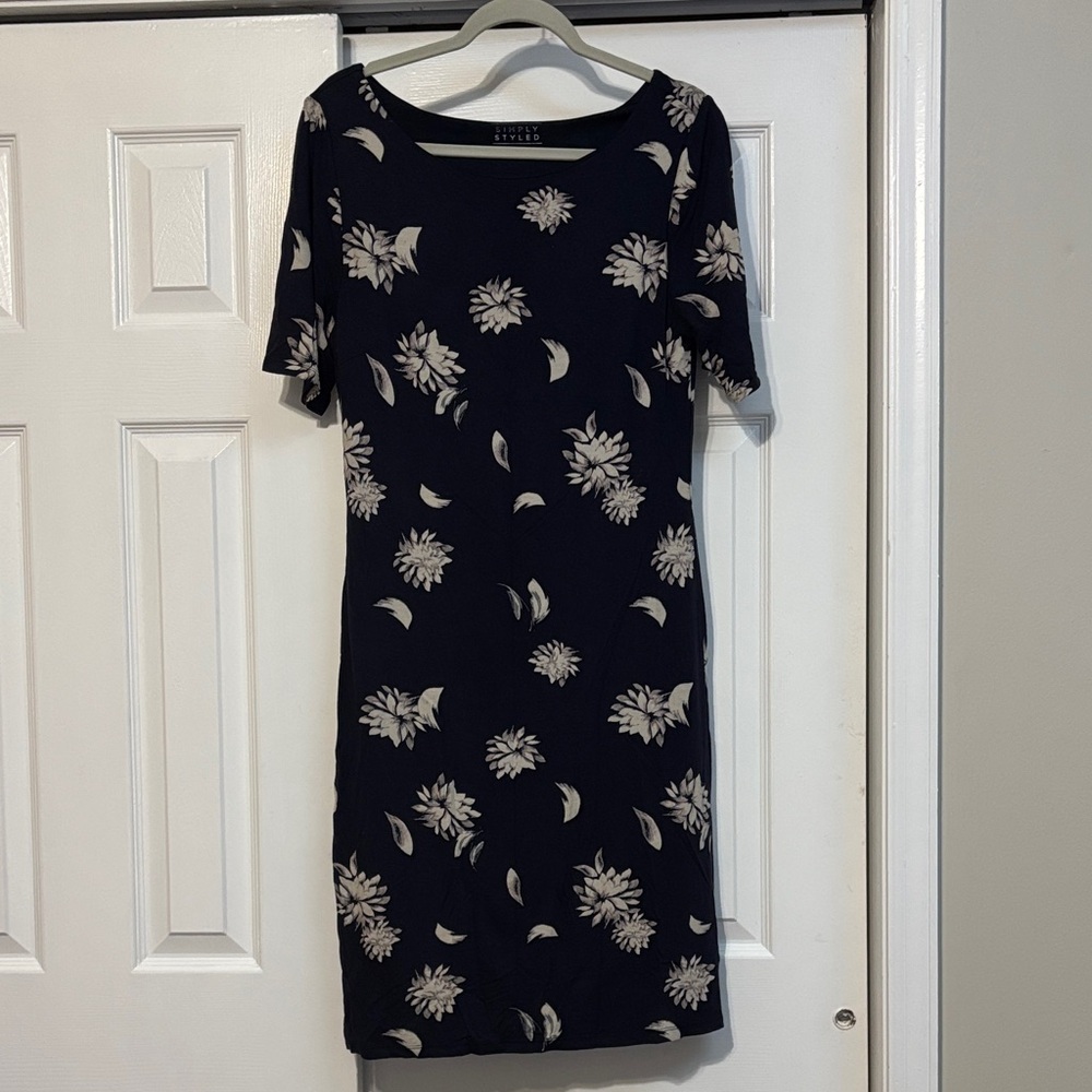 Simply Styled Navy and Tan Floral Midi Dress